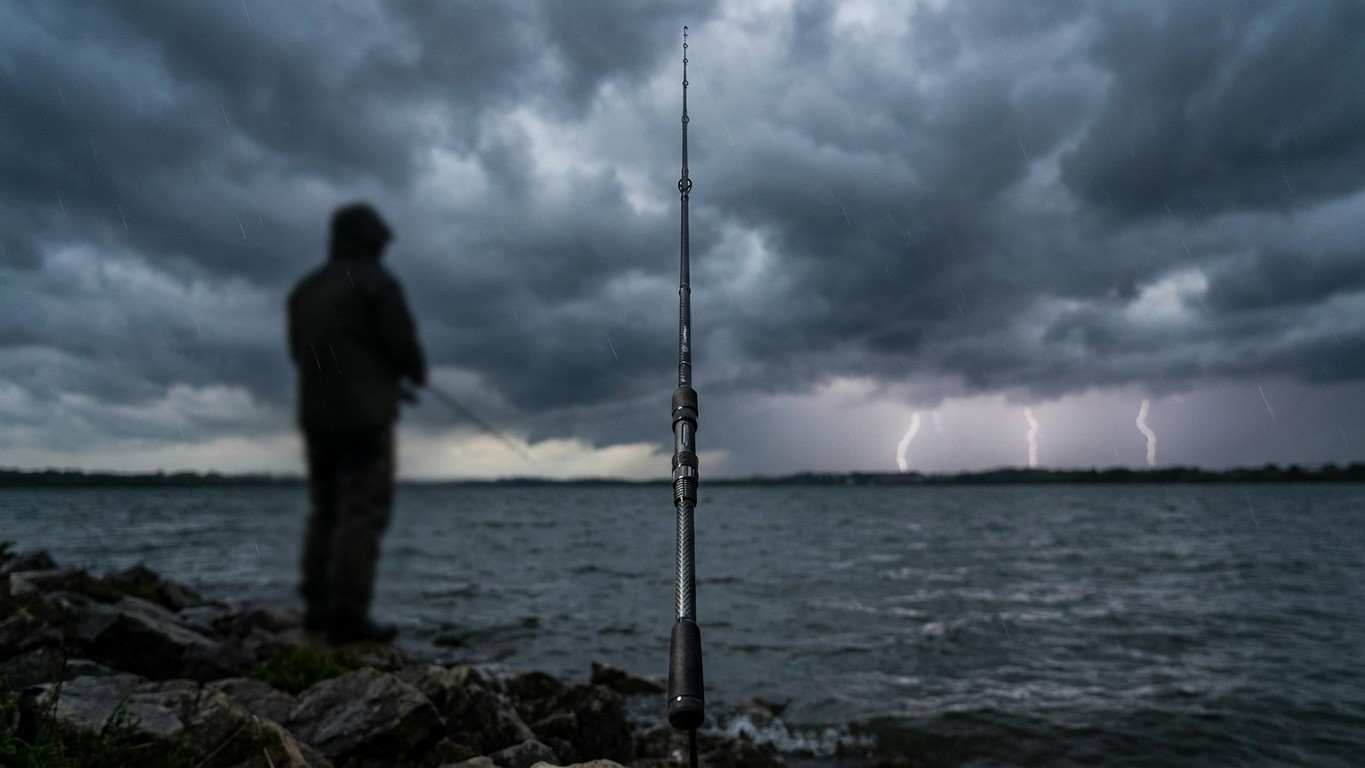 « Je pensais que c'était juste de la pluie » : pourquoi une canne en carbone au bord de l'eau devient un danger mortel dès...